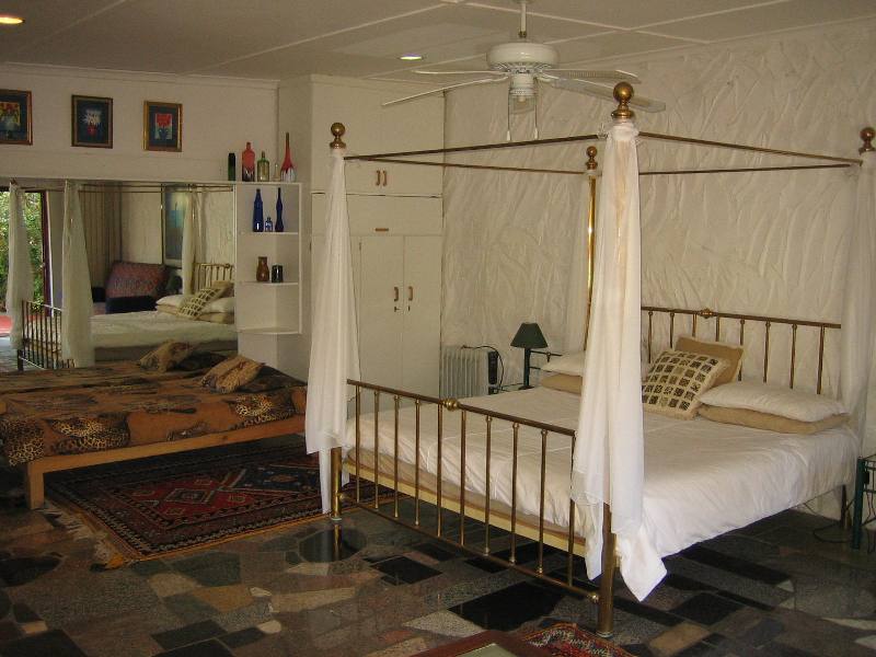 Roland's Rendezvous Stellenbosch, Winelands, South Africa Bed and