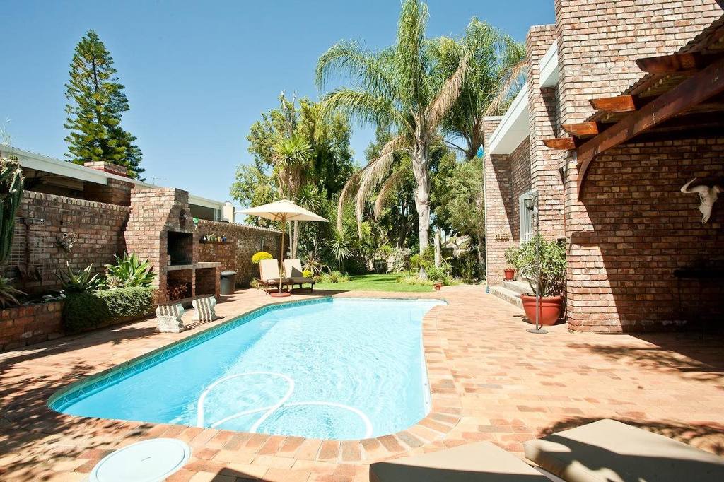 Somewhere 2 Rent South Africa Oudtshoorn Self Catering, Villas