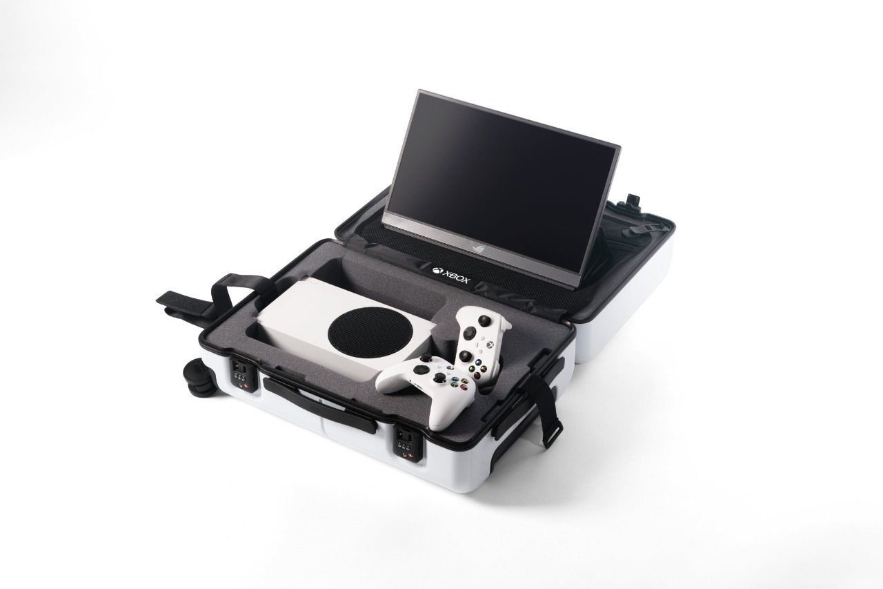 Microsoft Reveals Incredible Suitcase Designed For The Xbox Series S