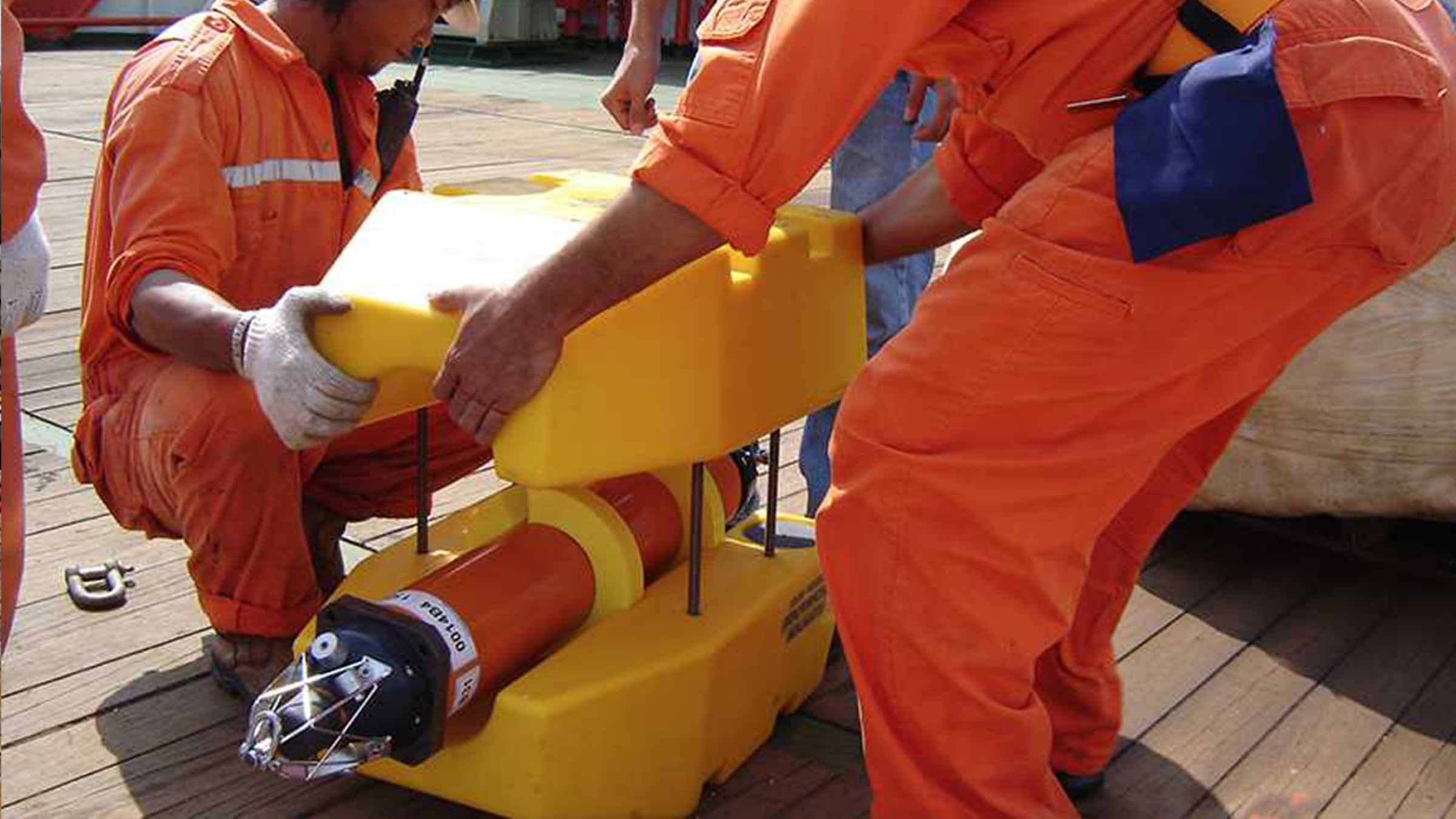 Floatation collars Sonardyne