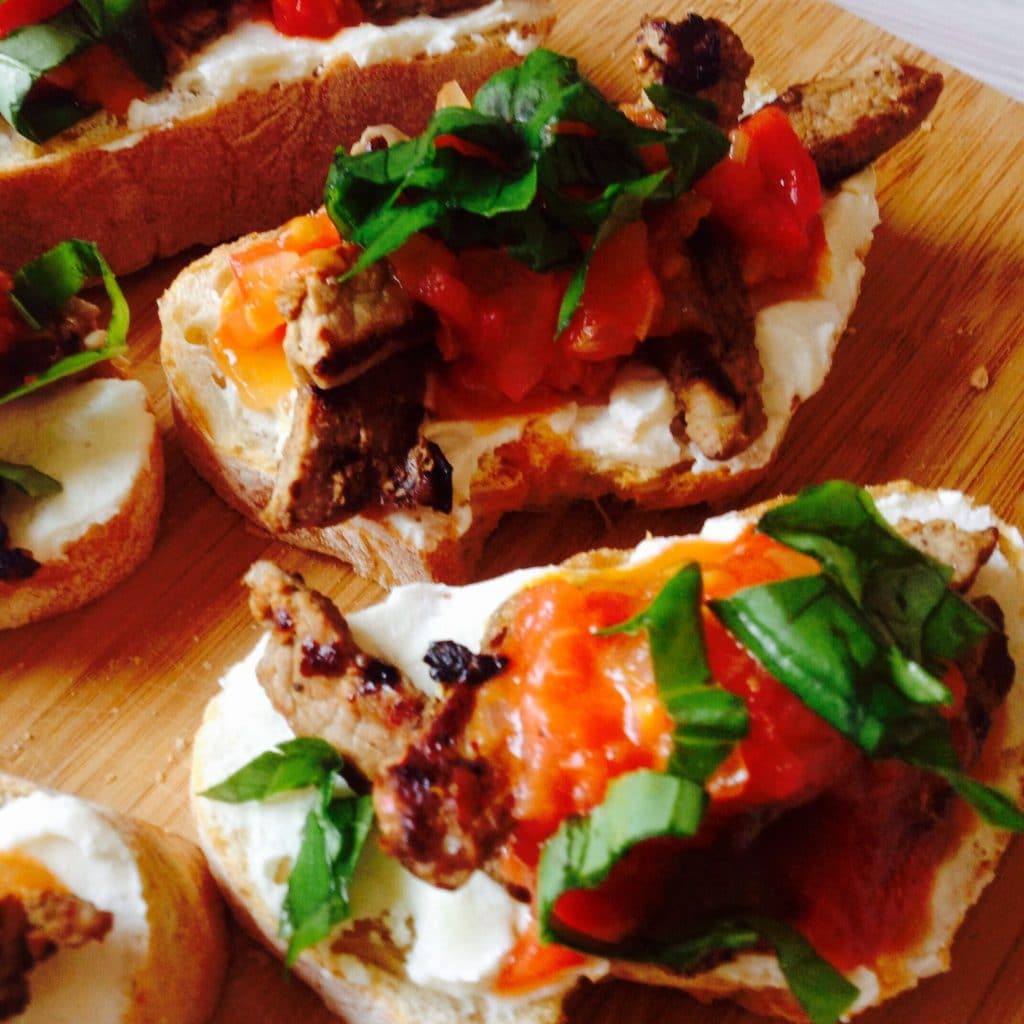 Beef bruschetta with goat cheese SooFoodies
