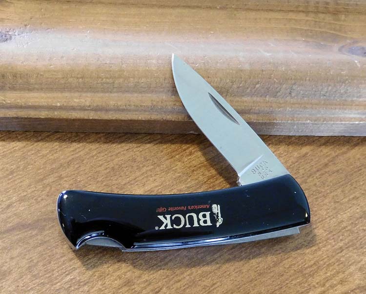OLDER BUCK KNIVES