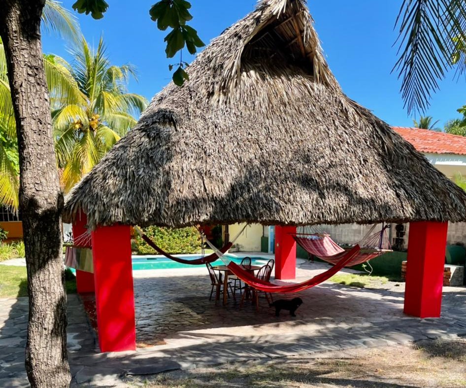 VENTA DE CASA EN COSTA DEL SOL CON AMPLIO TERRENO Sophia Business El