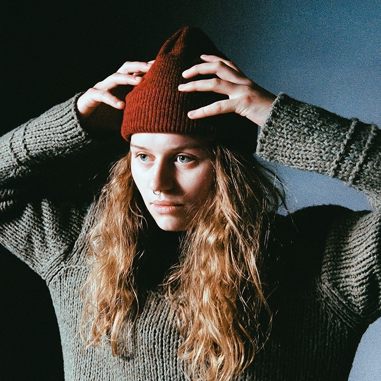 'If I Could Make It Go Quiet' El emocionante y frenético debut de Girl