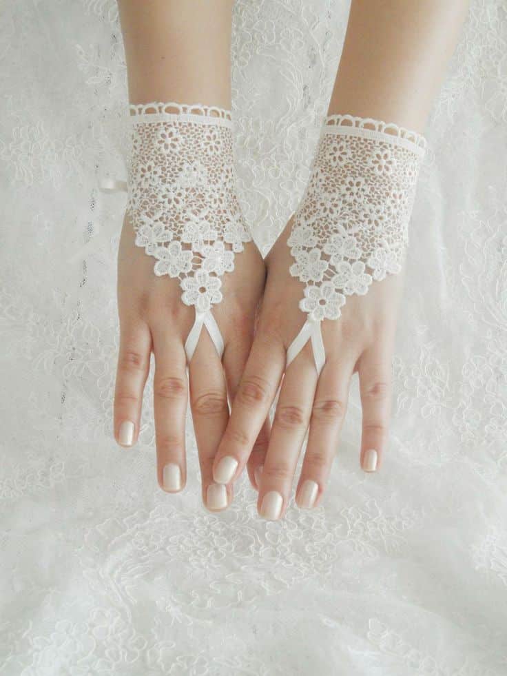 28 Pretty Bridal Gloves Ideas