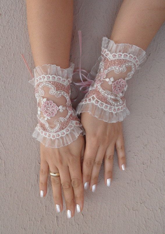 28 Pretty Bridal Gloves Ideas