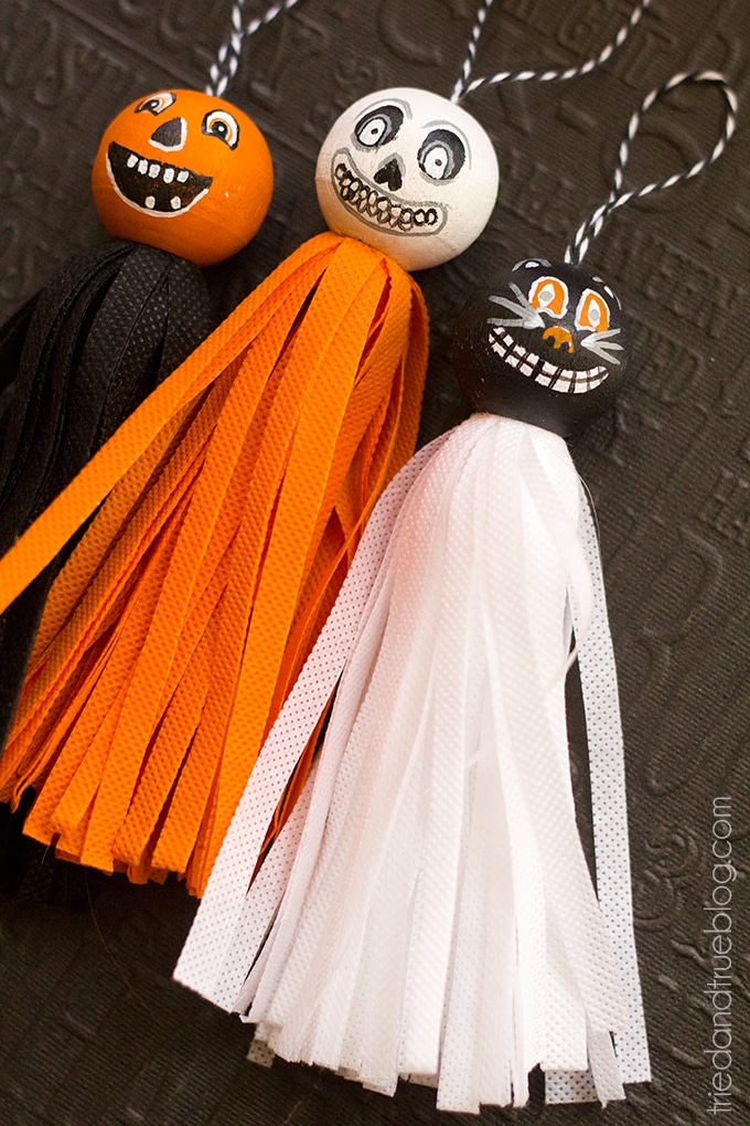 16 Crafty Tutorials for Halloween Decoration SORTRA