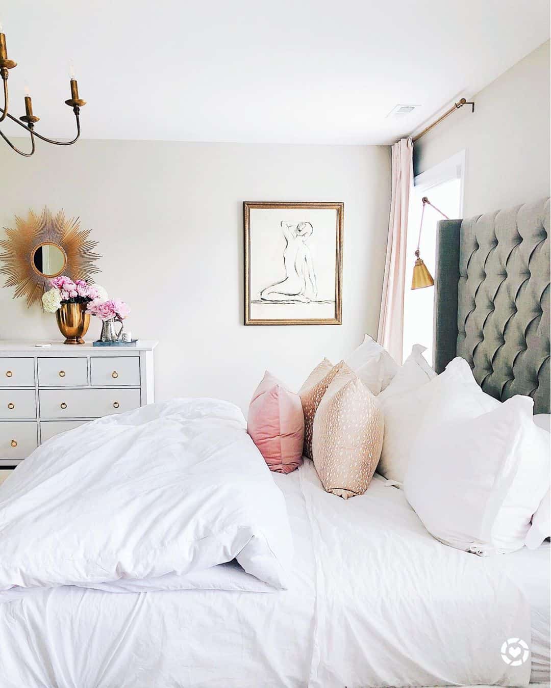 25 Beautiful Bedroom Wall Art Ideas