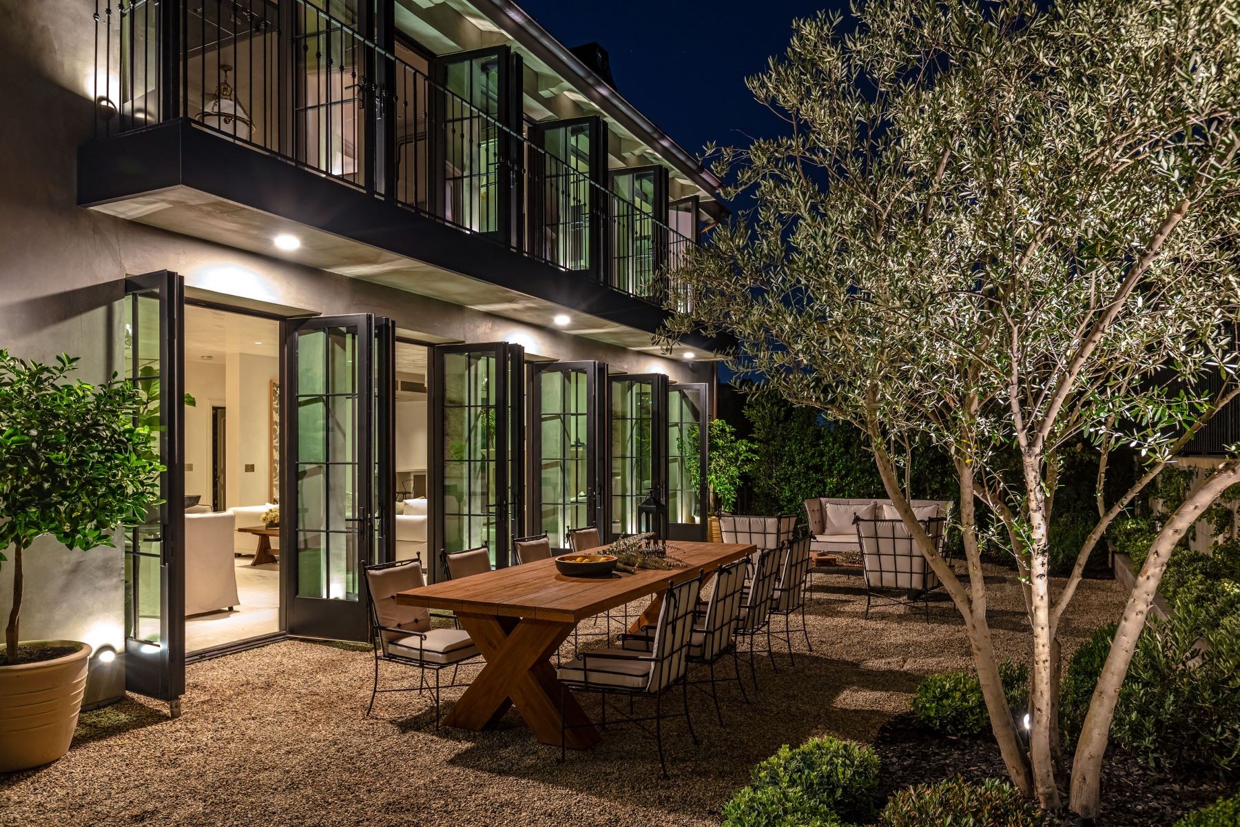 Inside a Designer’s Sophisticated Home in L.A.’s Bird Streets Sotheby´s International Realty