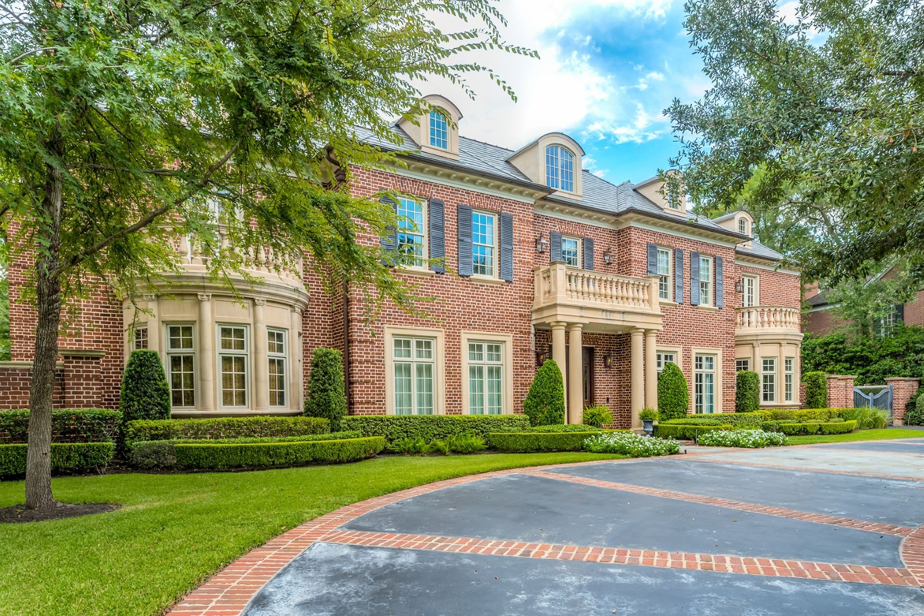 Inside a Spacious Manor in Houston’s Exclusive Farnham Park Sotheby´s