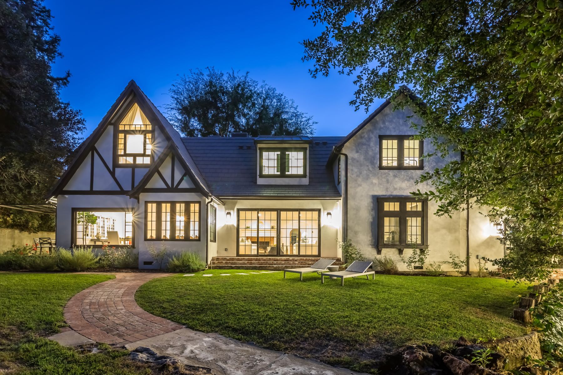 Top Shelf 5 Homes with Impressive Closets Sotheby´s International