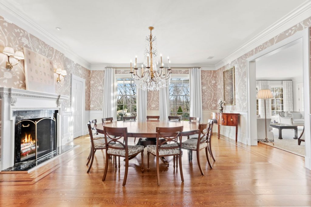 Perfectly Patterned 5 Homes with EyeCatching Wallpaper Sotheby´s