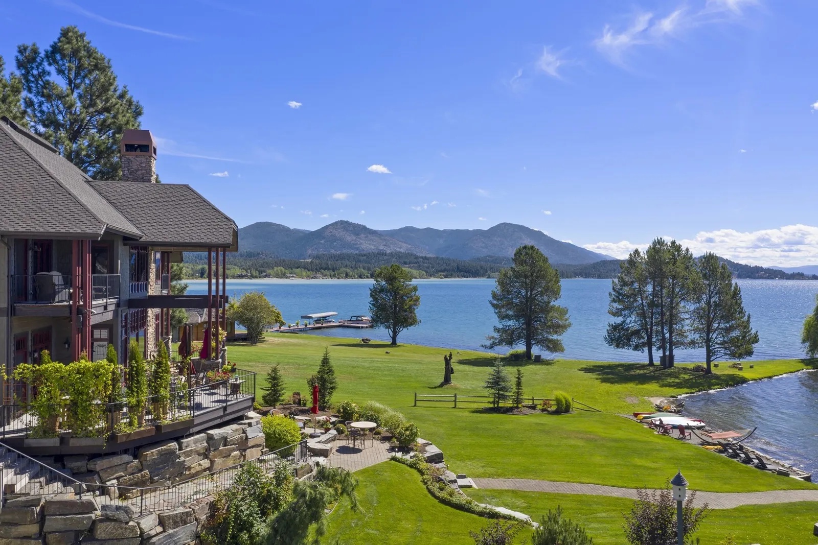 Video of the Week Take a Virtual Tour of a Striking Lakefront Home in