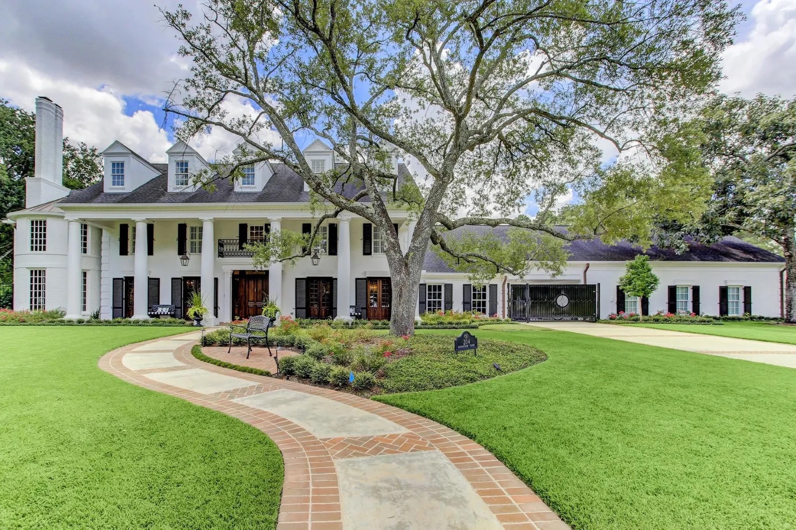 Inside a Grand Houston Manor Sotheby´s International Realty Blog