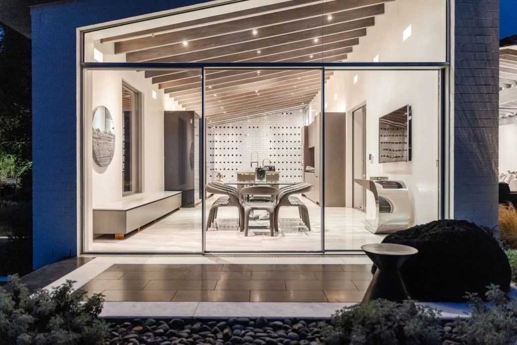 Inside a Cliffside Architectural Landmark in Santa Barbara Sotheby´s