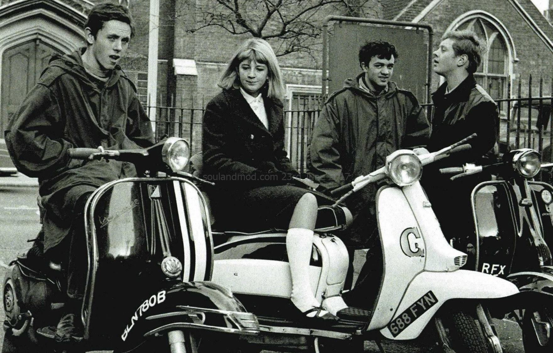 1960s Mod Style Clothing & Fashion