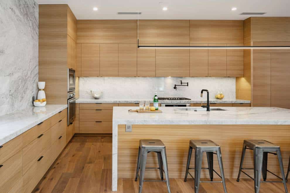 9 Best Backsplash For Honey Oak Which One Is Fit For You?