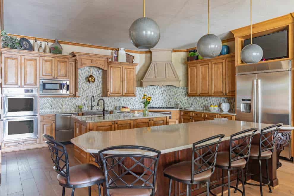 9 Best Backsplash For Honey Oak Which One Is Fit For You?