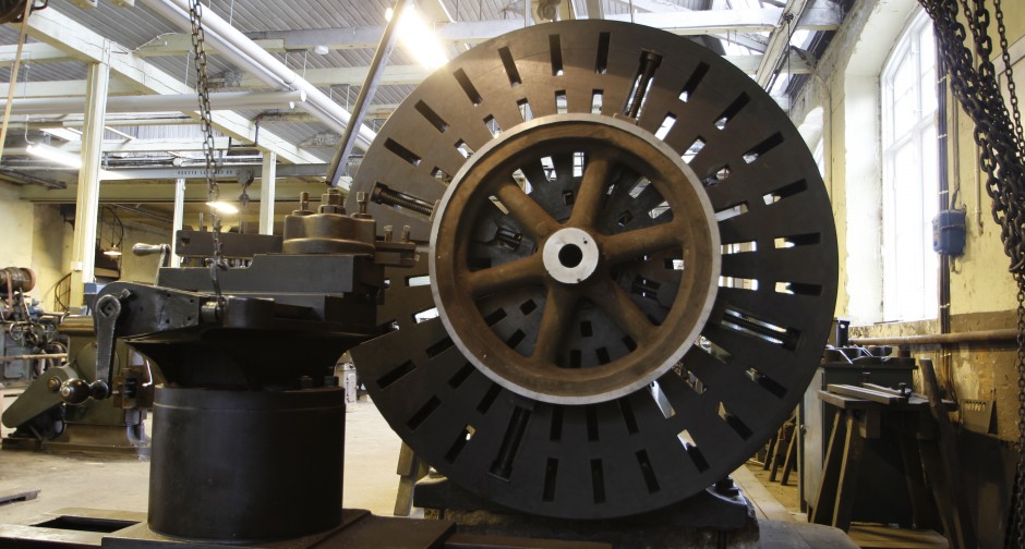 Metal lathe used to produce flywheels Sounds Of Changes