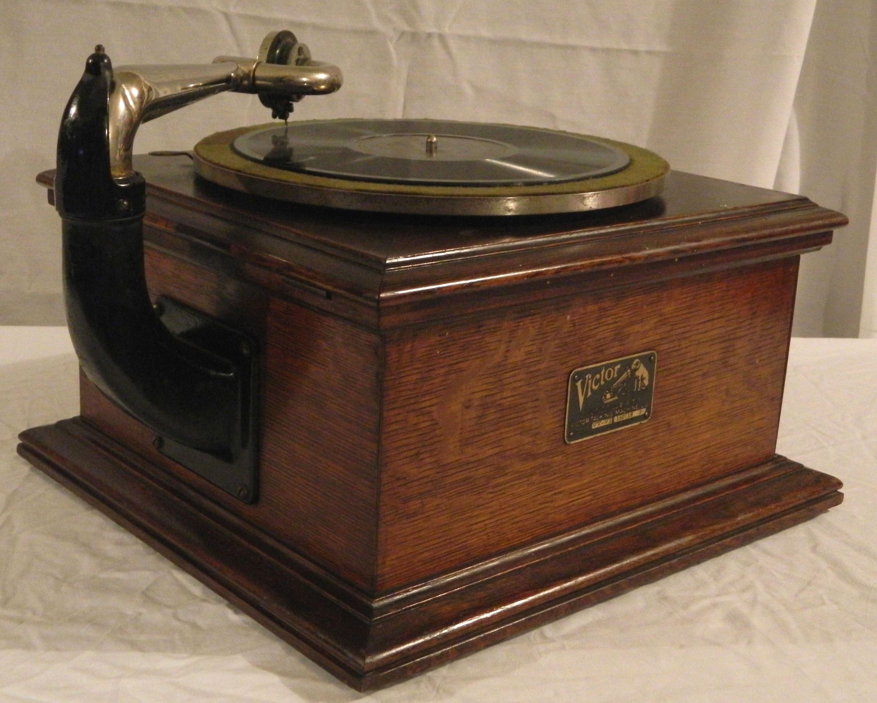 Reproduction steel phonograph needles, bamboo needles, records, radios