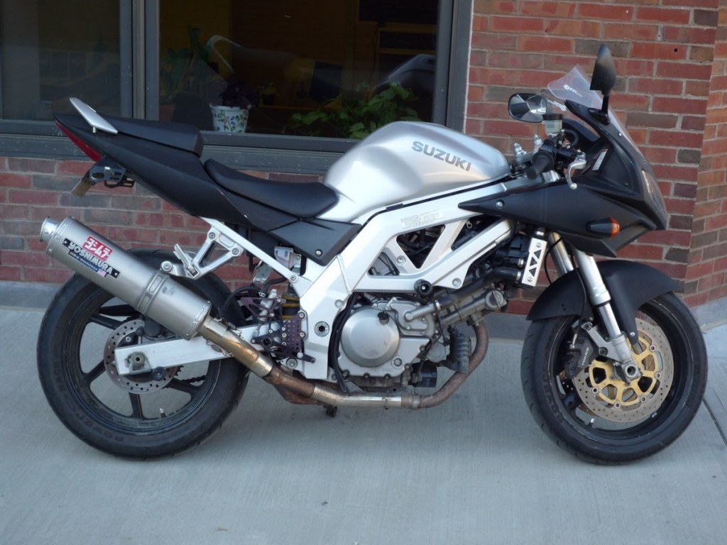 Repainting Silver SV650 Gas tank South Bay Riders