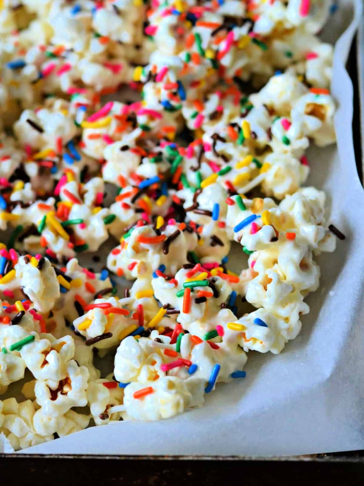 Easy Gourmet Popcorn With Sprinkles