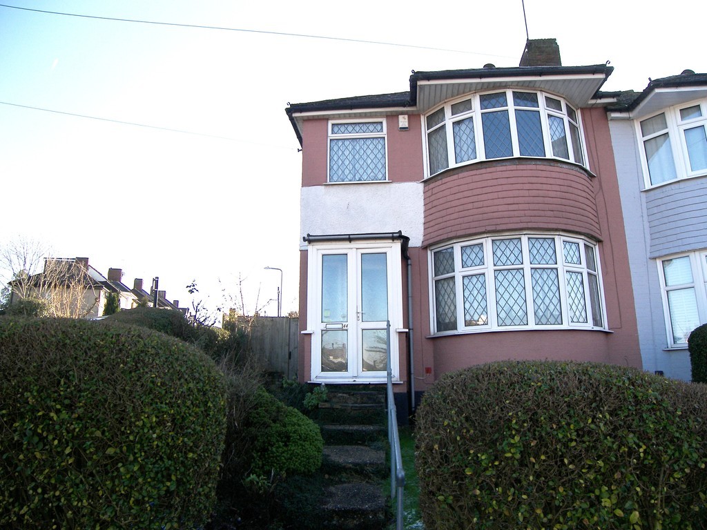 Caterham Avenue, IG5, 3 bedroom, SemiDetached House