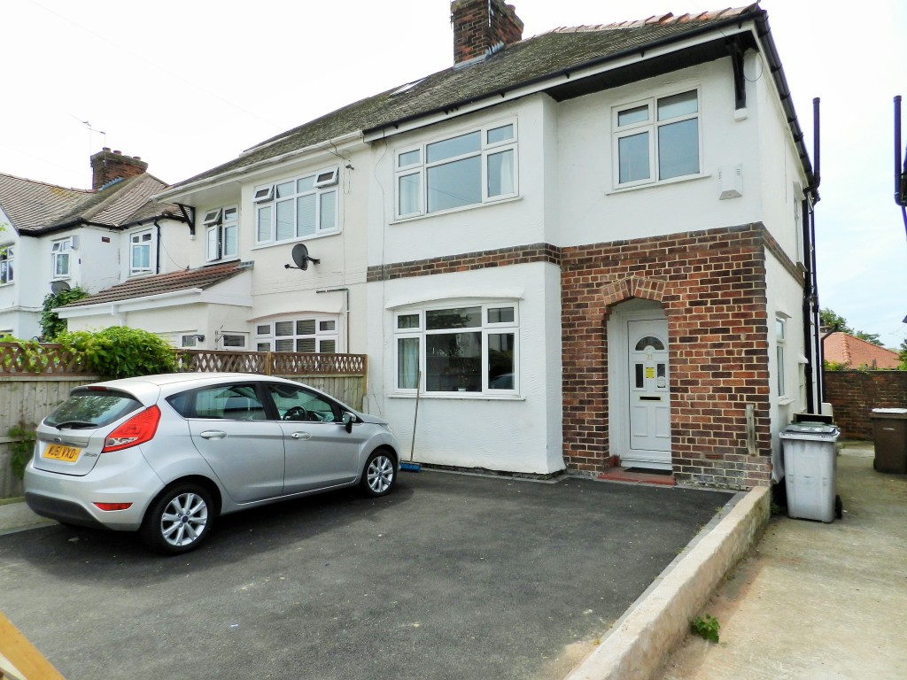 Jubilee Drive, West Kirby, Wirral, 3 bedroom, SemiDetached
