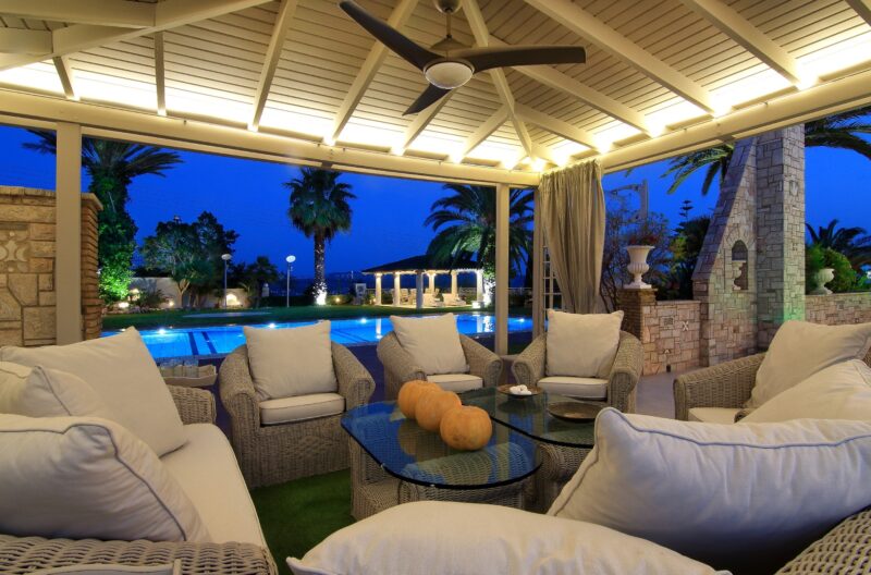 Black Diamond Luxury Villa in Anavissos Spaceprk