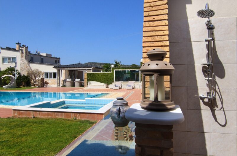 Black Diamond Luxury Villa in Anavissos Spaceprk