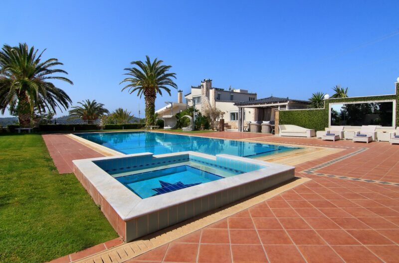 Black Diamond Luxury Villa in Anavissos Spaceprk