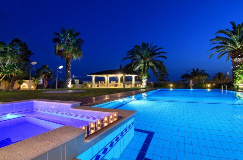 Black Diamond Luxury Villa in Anavissos Spaceprk