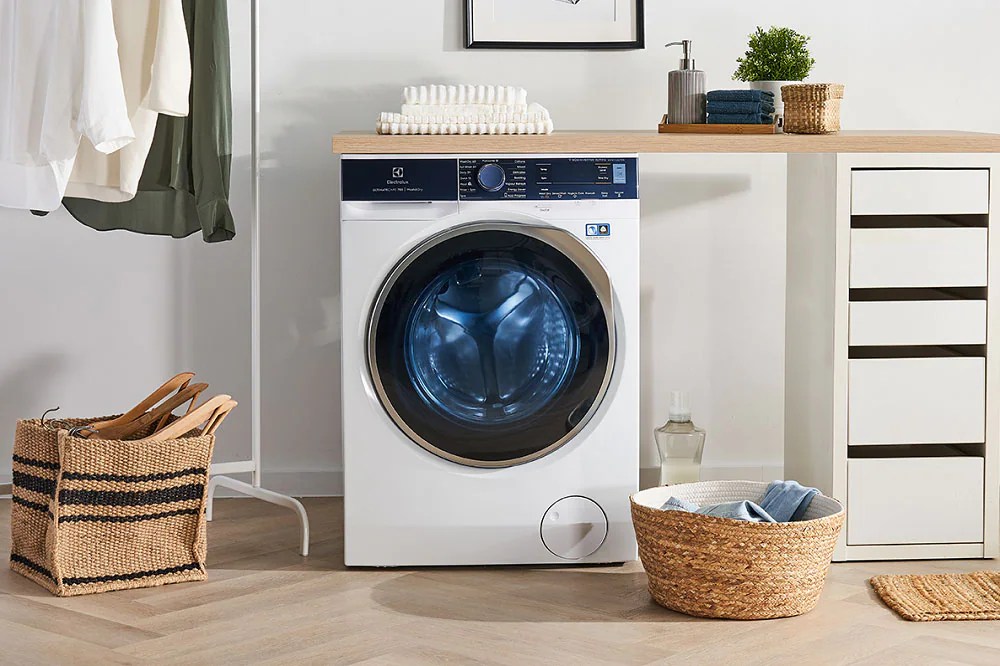 How To Clean A Washing Machine (Inside And Outside)