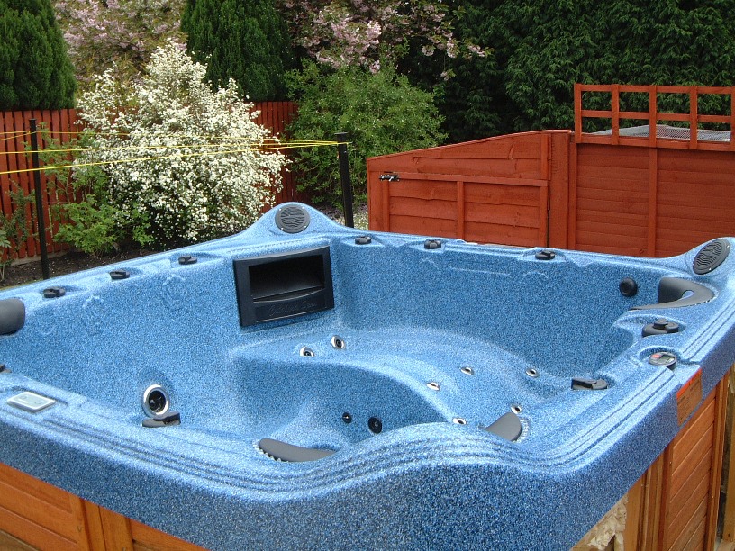 Hot tub jacuzzi garden spa