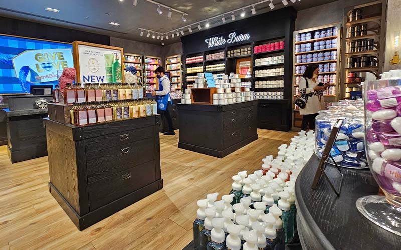 Bath & Body Works opens first PH store in Megamall