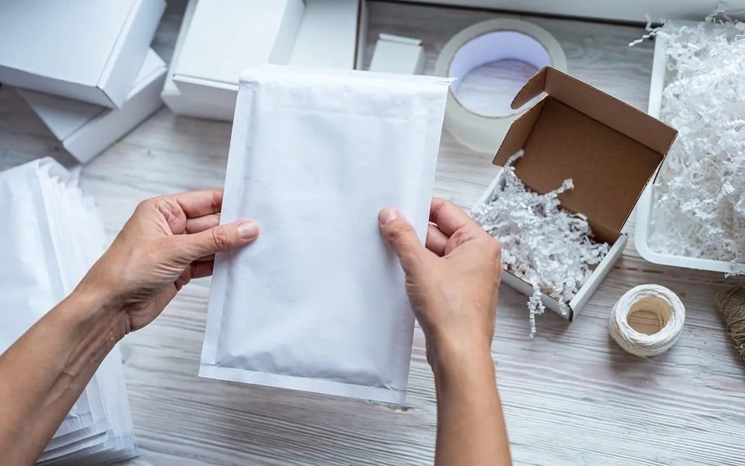 Comparing Bubble Mailers, Poly Mailers, Corrugated Boxes, Poly Bags