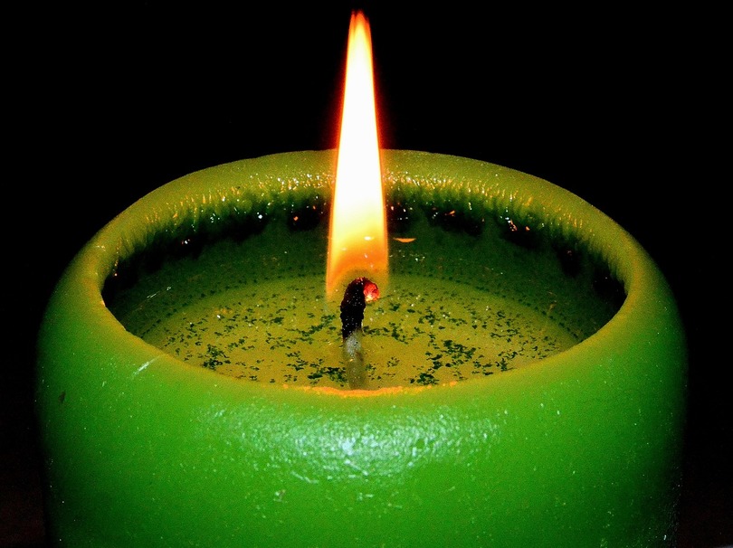 Green Candle Money Free Magic Spell