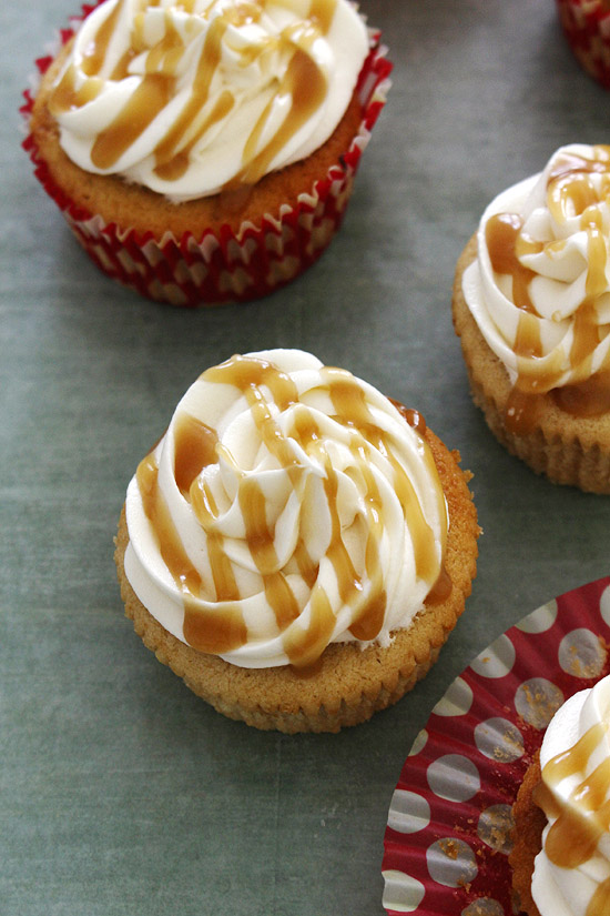 Eggless butterscotch cupcakes recipe, How to make
