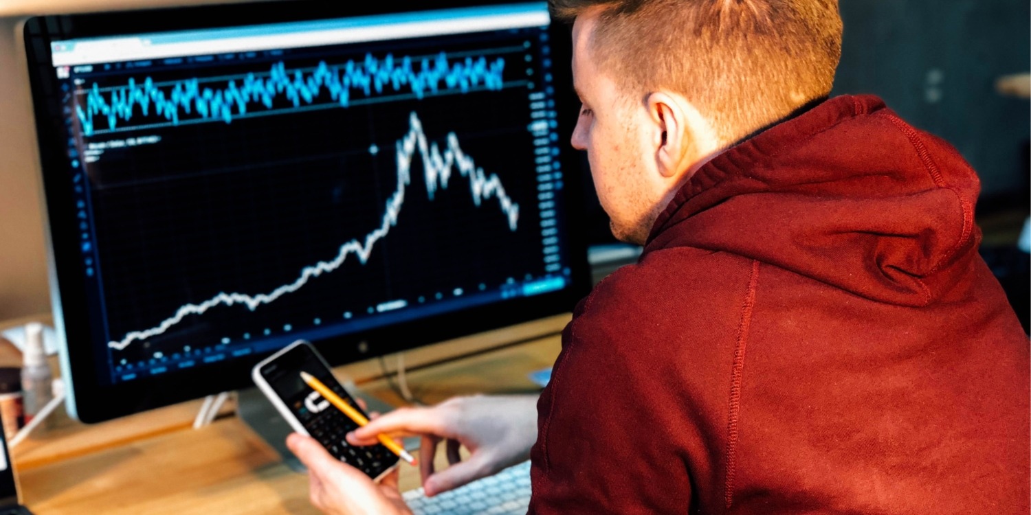 The Top 5 Mobile Apps for Financial Advisors Spike