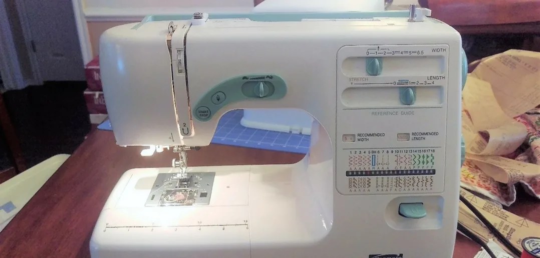 How to Thread Your Sewing Machine (and Start Sewing Again!) Splendry