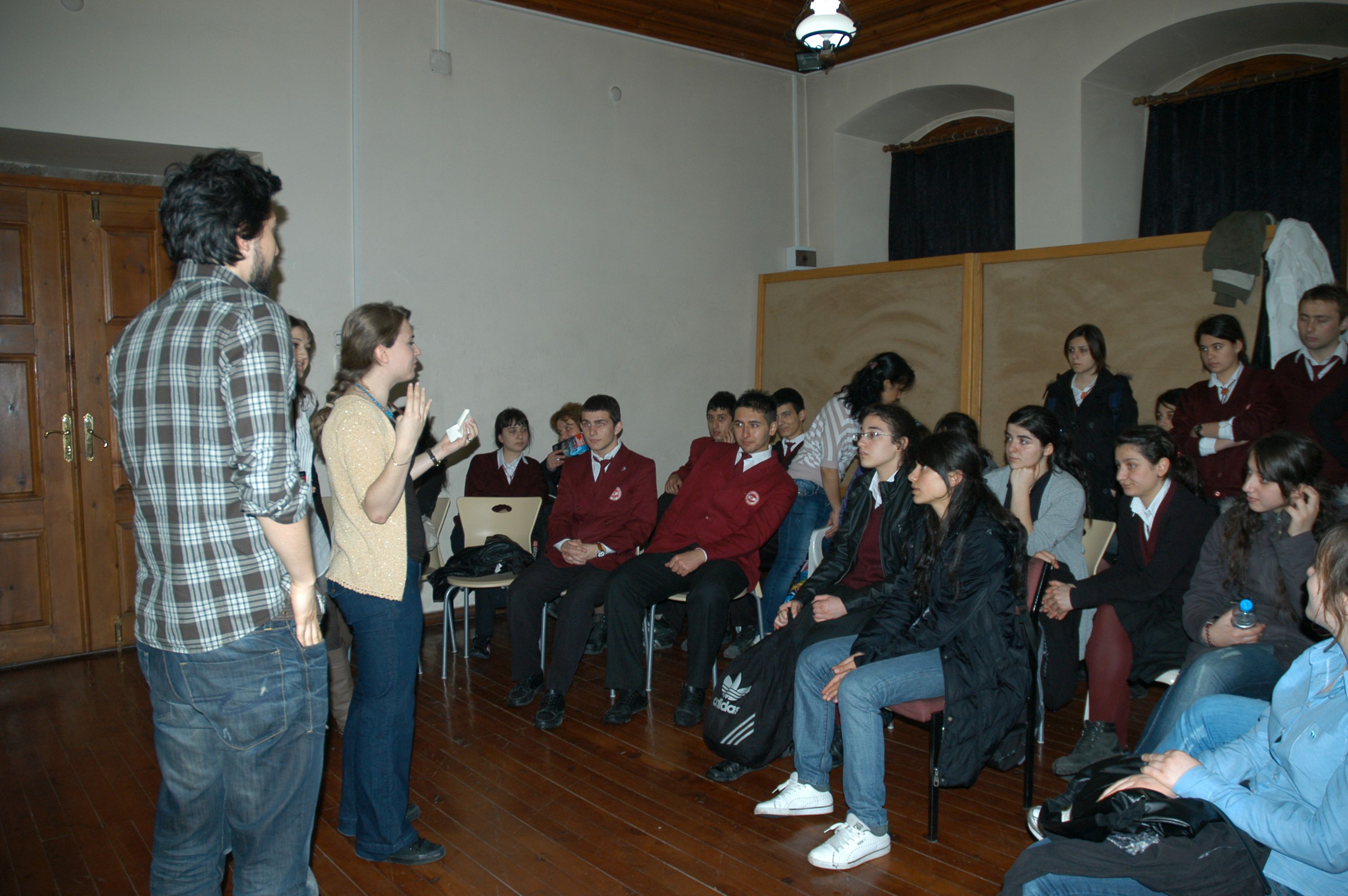 Çalışmaya Trabzon'daki lise öğrencileri izleyici olarak katıldı.