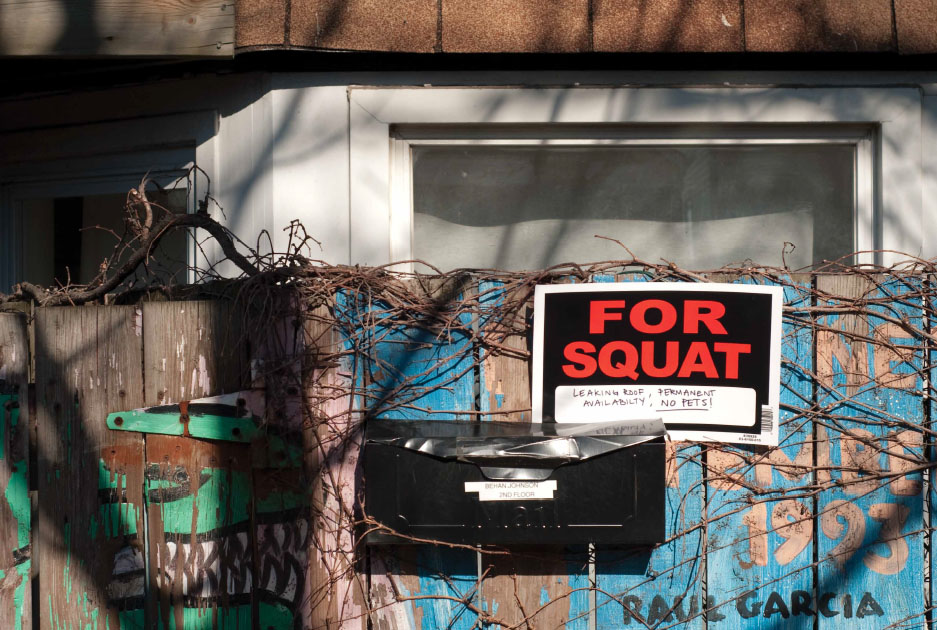 For Squat / Reuben Kincaid Realty SpontaneousInterventions