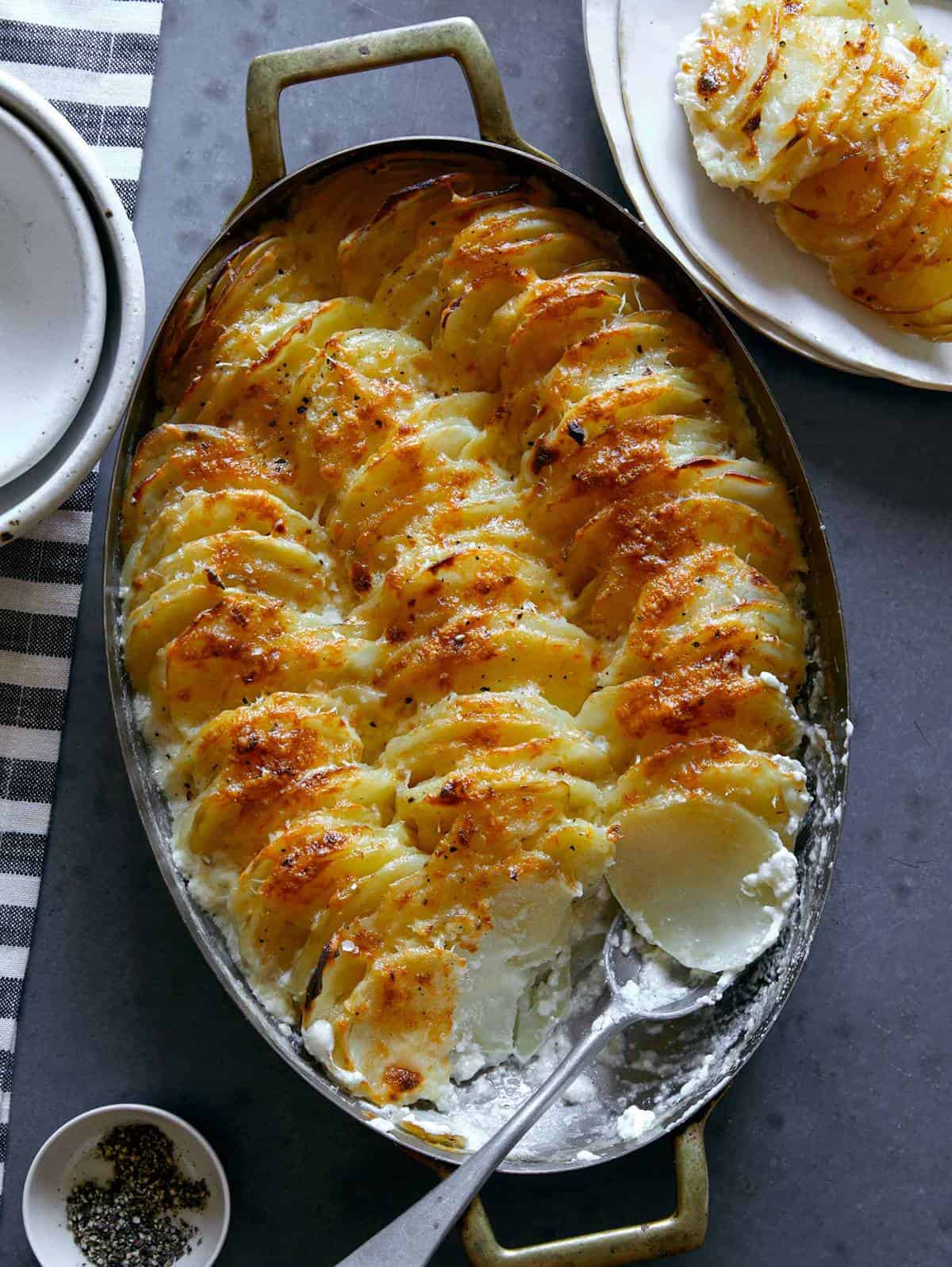 Descubrir 77+ imagen scalloped potatoes receta en español Abzlocal.mx