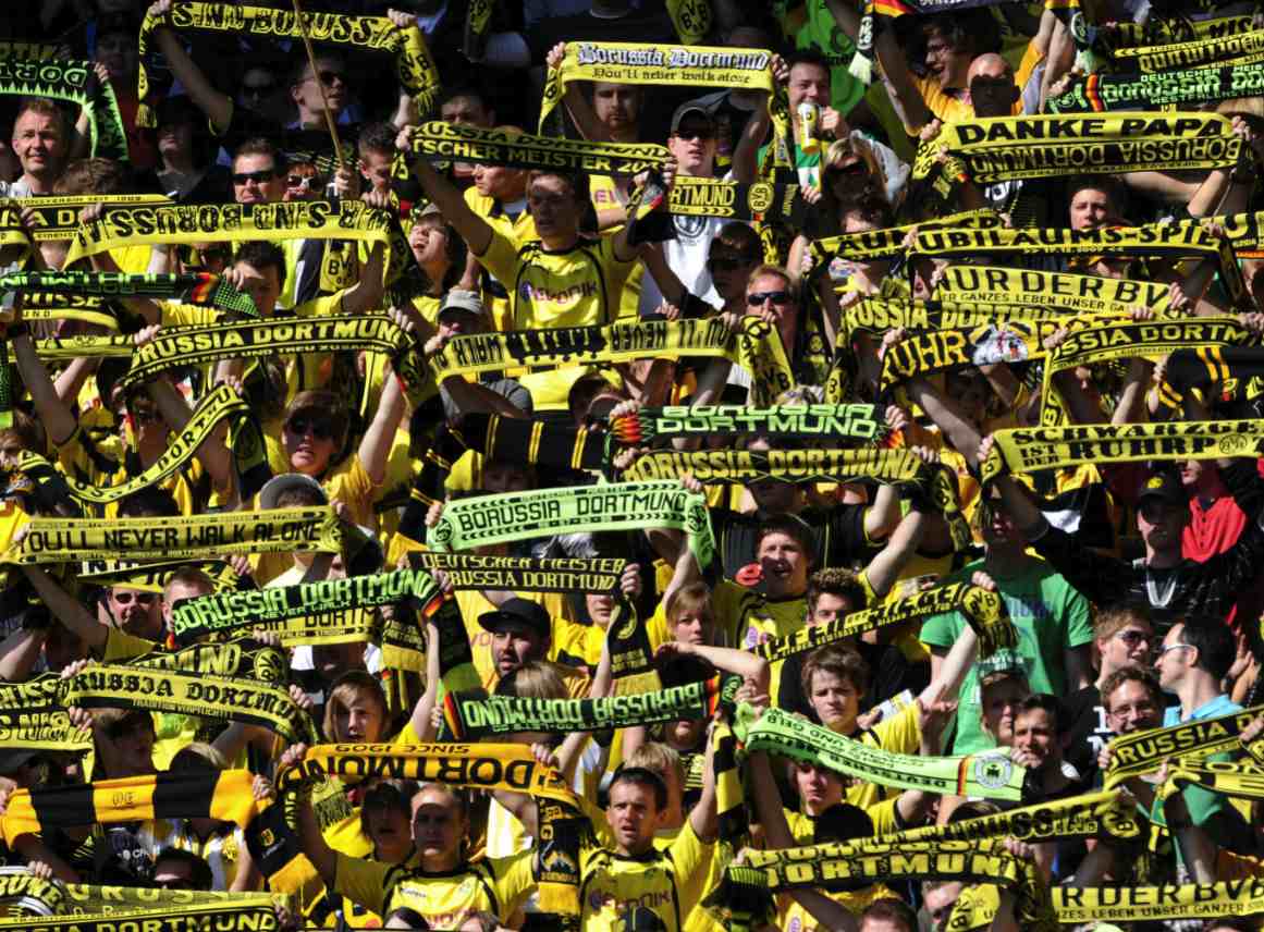 Dortmund Yellow Wall Tifo / The Yellow Wall of Dortmund the beauty of