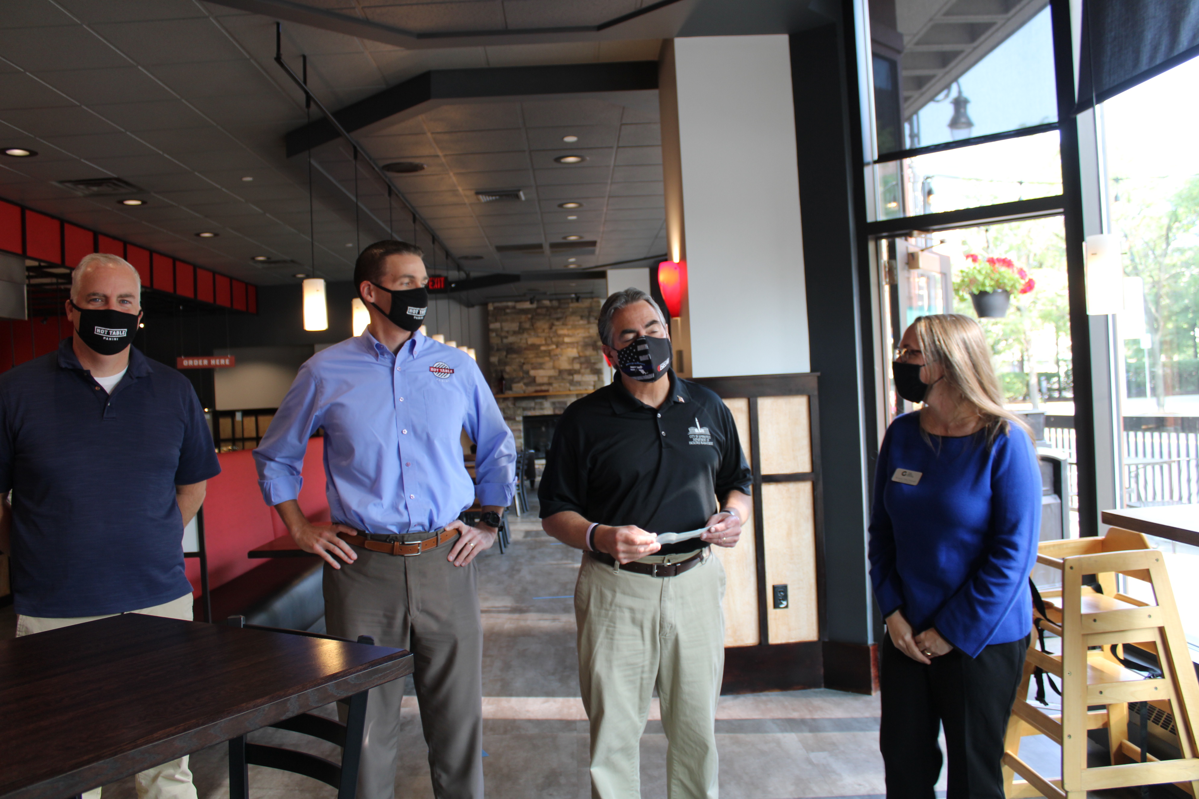 Mayor Sarno Kicked Off Hot Table Fundraiser to Benefit the Gray House