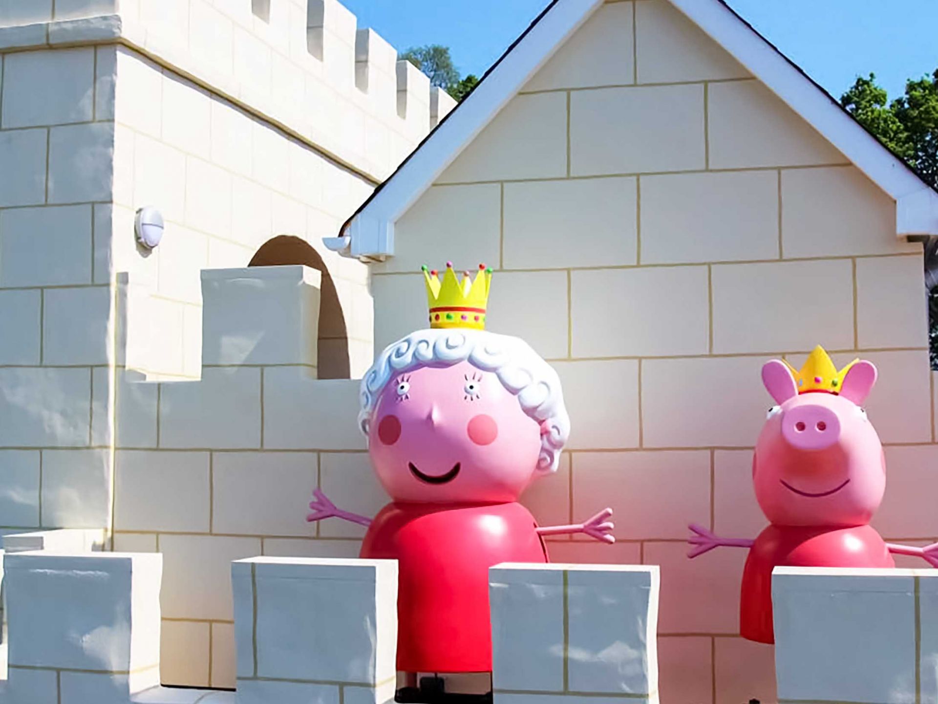 Peppa Pig Sculptures Giant Sculptures for Theme Park