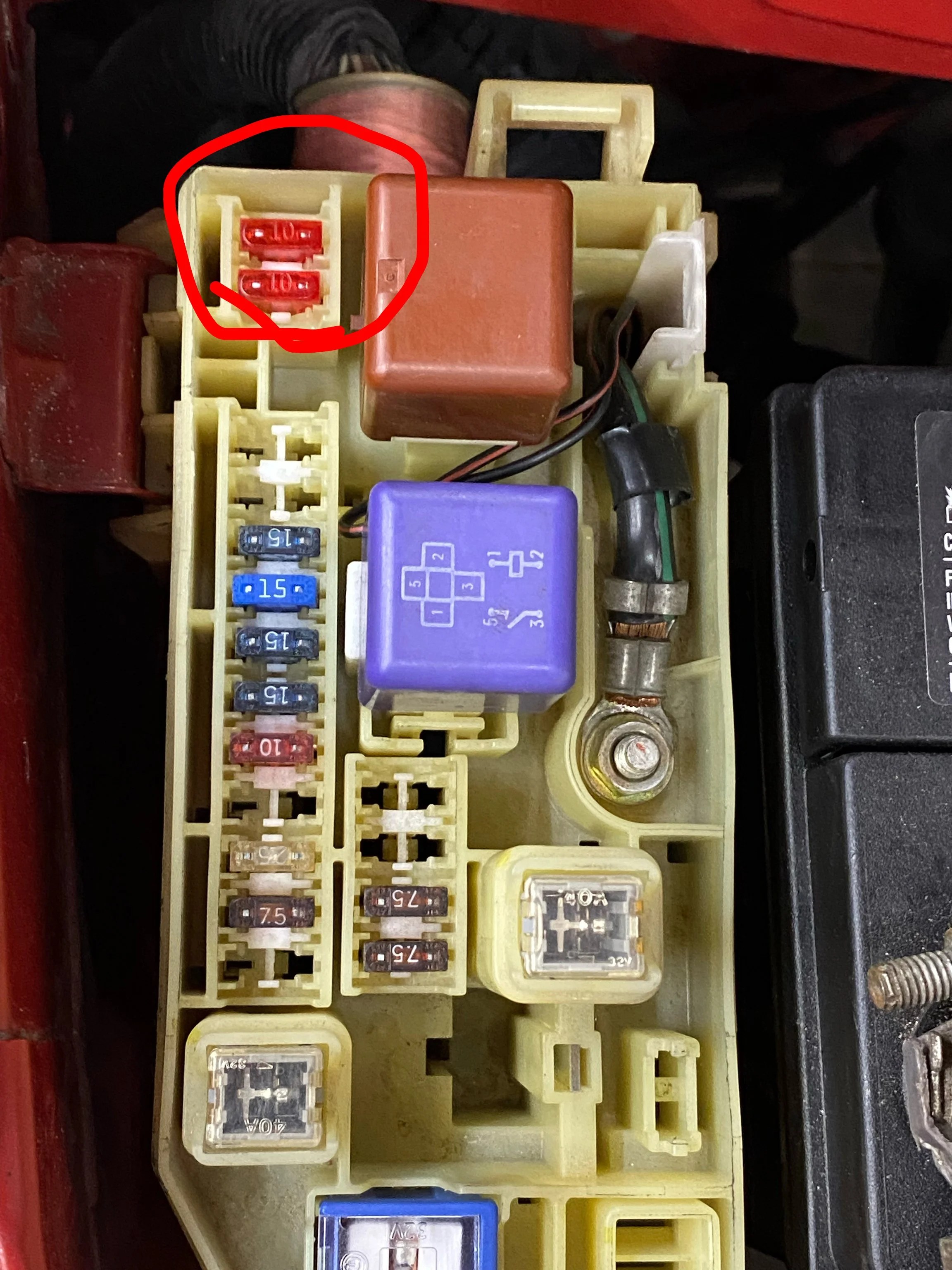 Headlight Issue and Fuse Question | MR2 SpyderChat