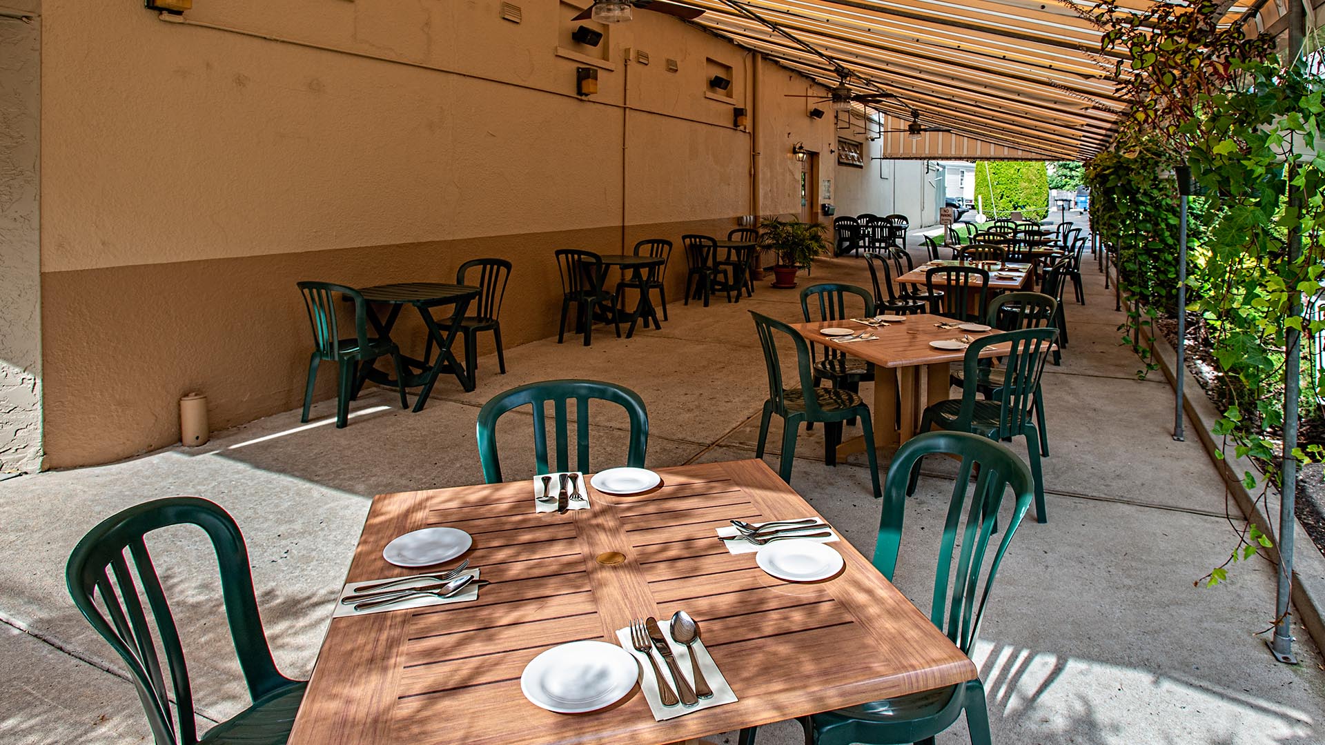 Squan Tavern is Monmouth County New Jersey's local Italian hot spot