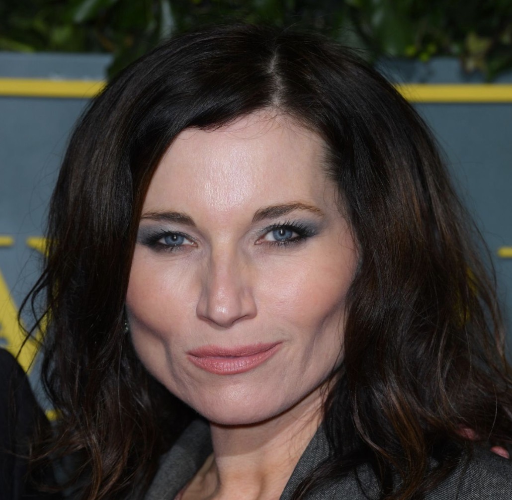 Kate Fleetwood extraordinary face structure Square Jawed Women(05)