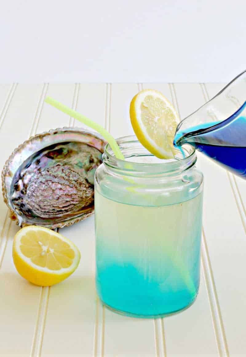 NonAlcoholic Mermaid Lemonade Changes Color From Yellow to Blue!